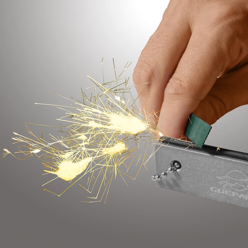 Pederneira Guepardo Flint com Lâmina de Aço Revestido