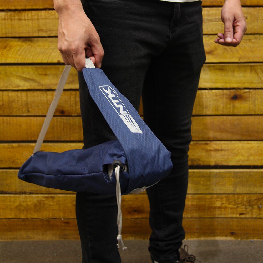 Banqueta Stool NTK dobrável e suporta até 80kg