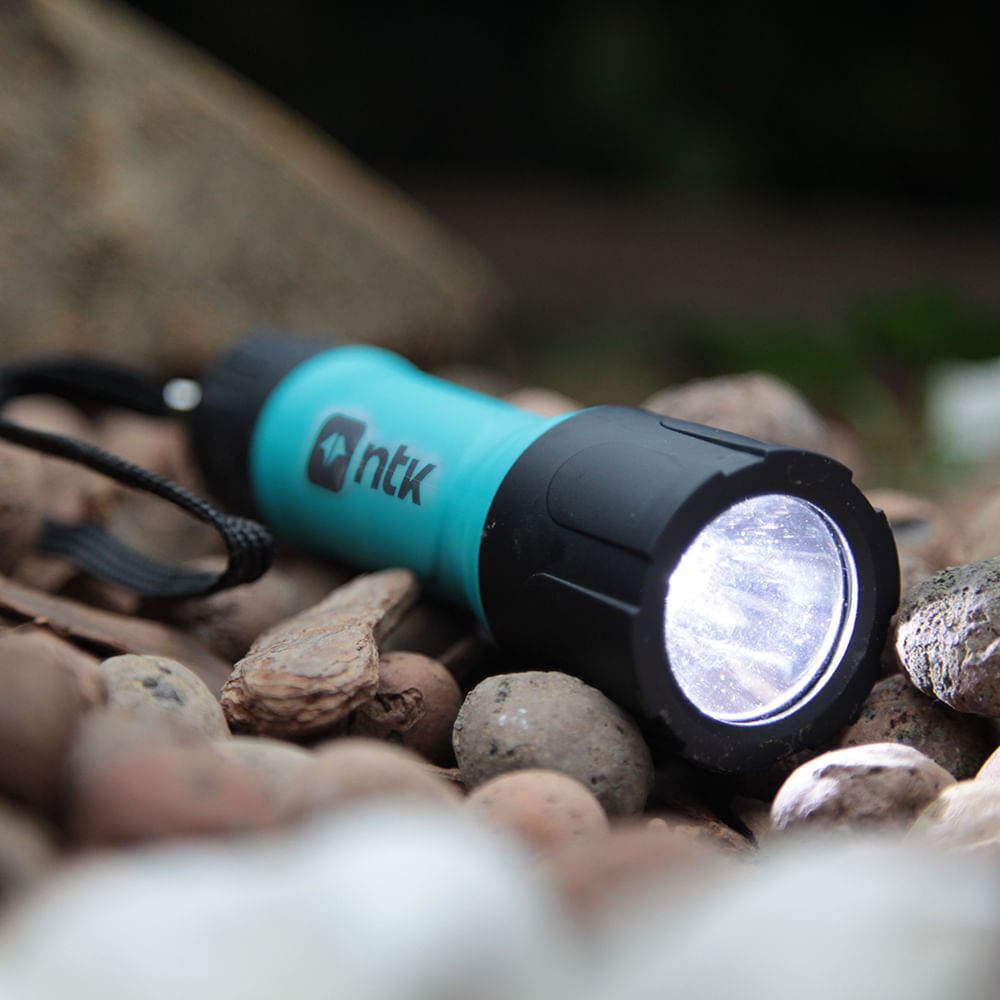 Lanterna de mão Canon de 100 lúmens a pilha (3x AAA) NTK - Embalagem com 12 peças