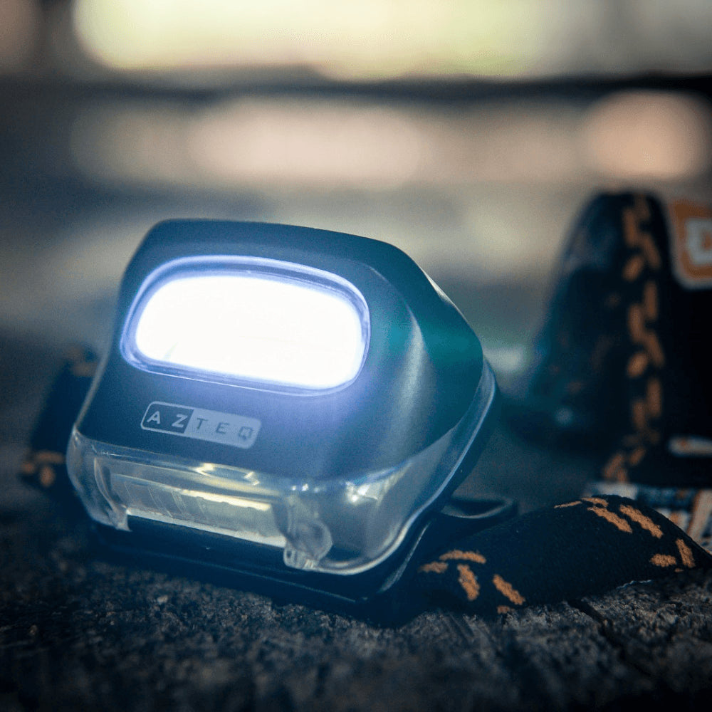Lanterna de cabeça LED COB Azteq Kashina 140 lúmens Alcance de até 30m e 2 Modos de Iluminação