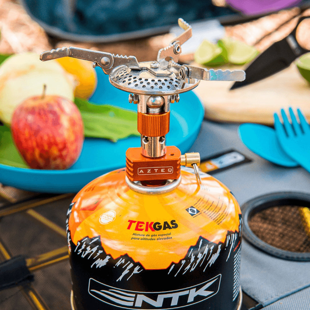 Mini fogareiro Azteq Spark com quimador reclinável para facilitar o transporte
