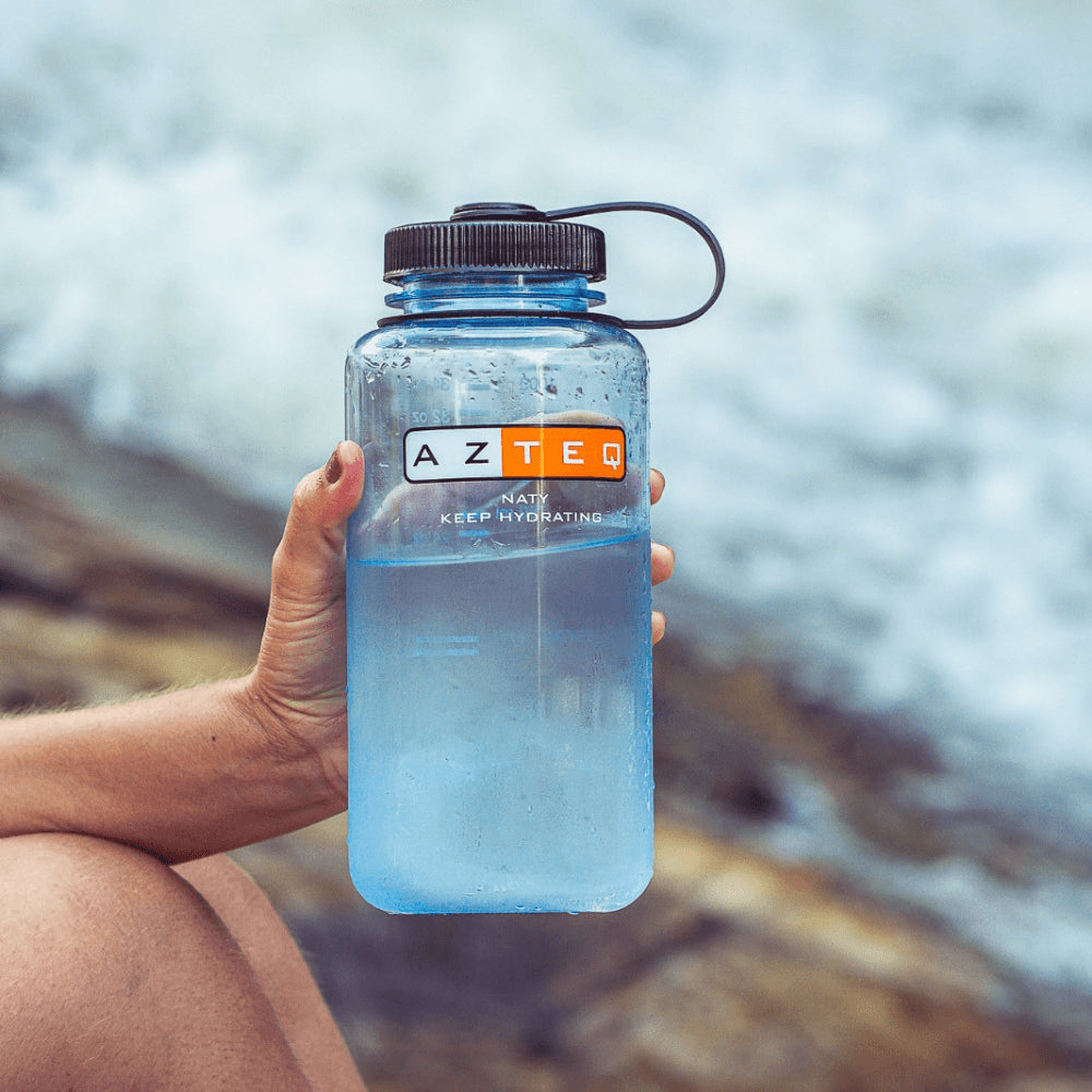 Garrafa de Hidratação 1L Naty Azteq com Alça Loop Top e Medidor Livre de BPA