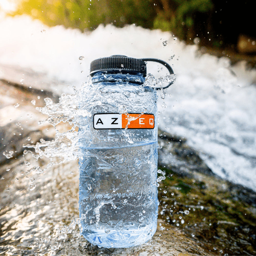 Garrafa de Hidratação 1L Naty Azteq com Alça Loop Top e Medidor Livre de BPA