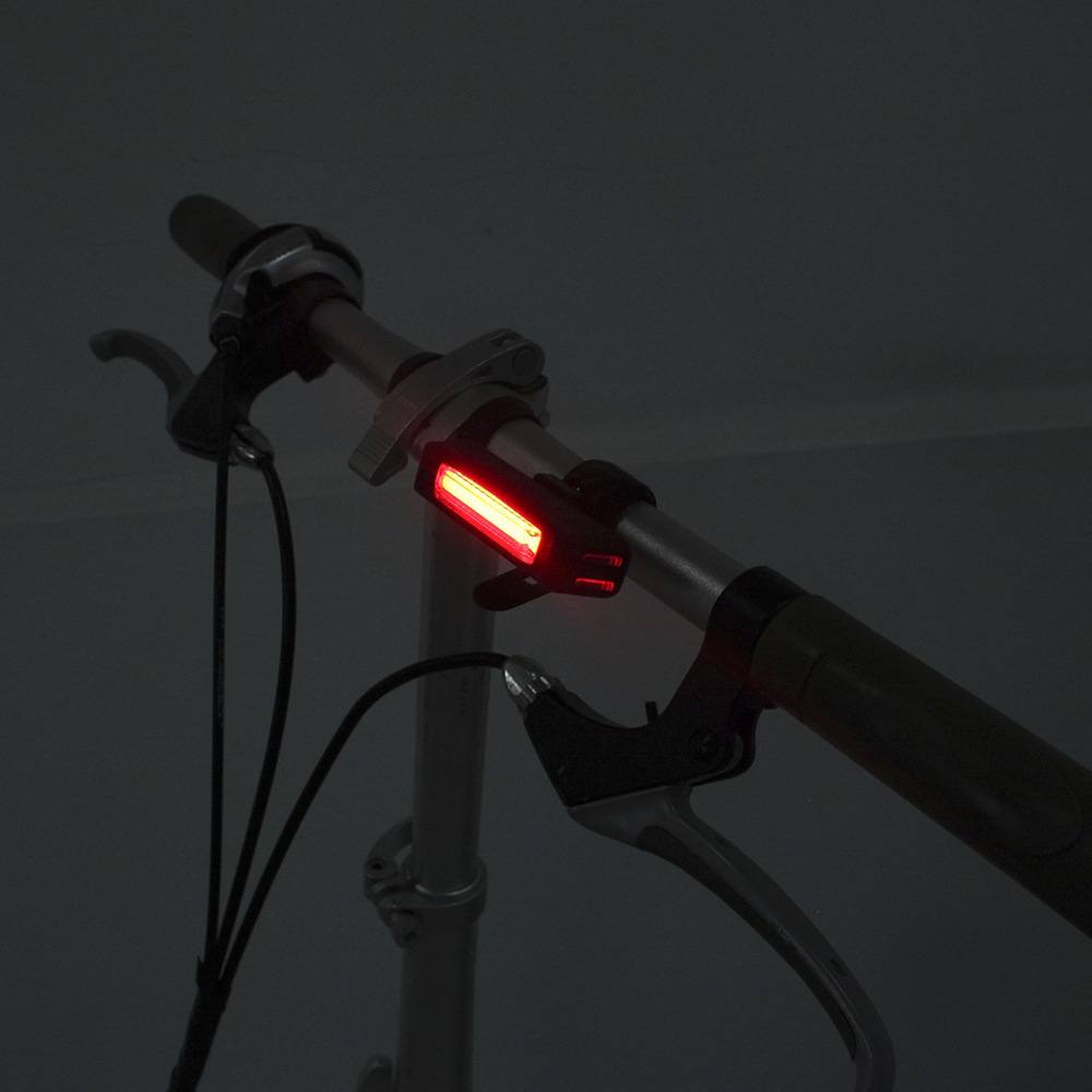 Lanterna Azteq Apus para bike recarregável via USB