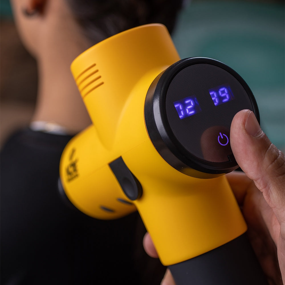 Massageador Profissional Gun R16-A, Elétrico e Portátil, Amarelo - Acte